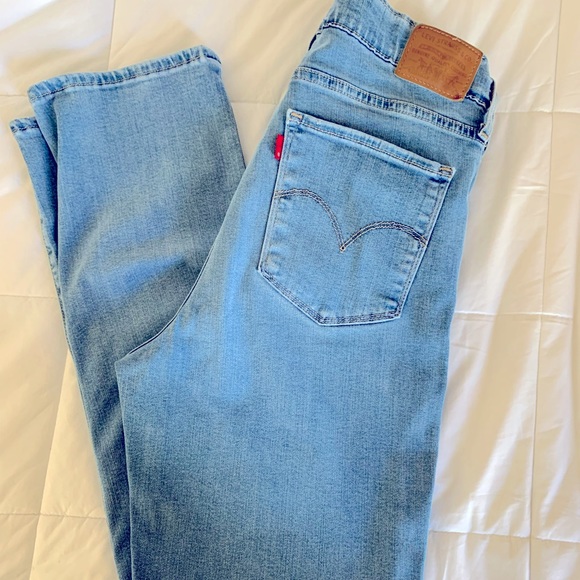 Levis 724 High Rise Slim Straight Light Wash Jeans Size 30 Length 31 - Picture 4 of 4